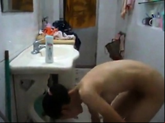 Window bath voyeur
